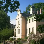 Therese-malten-villa 3*